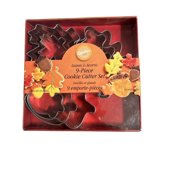 Wilton Leaves and Acorns 9-Piece Metal Cookie Cutter Set - Picture 1 of 15
